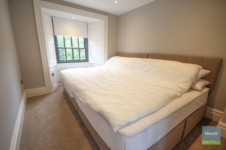4e Gosford Castle
