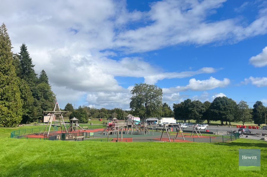 4e Gosford Castle