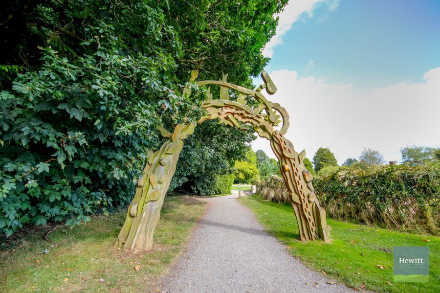 4e Gosford Castle