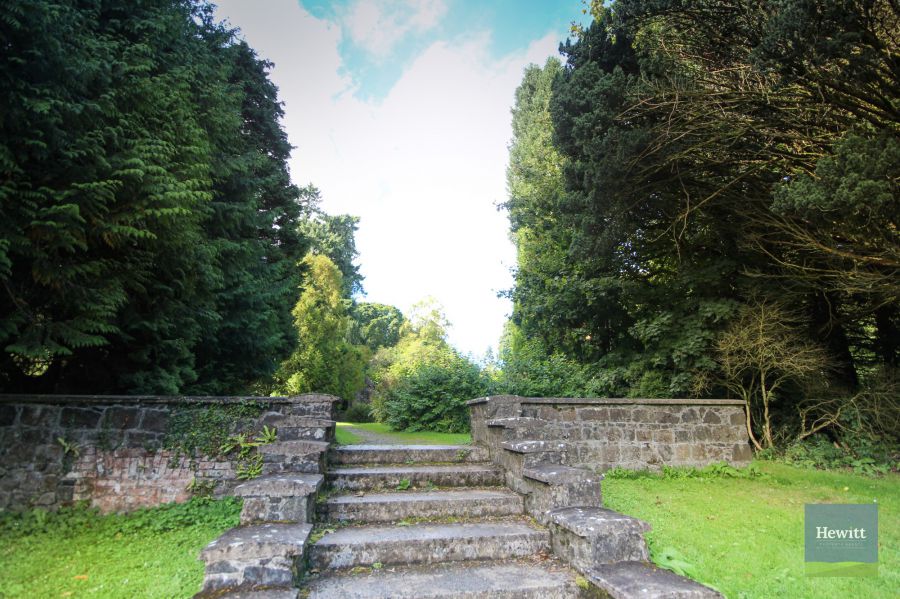 4e Gosford Castle