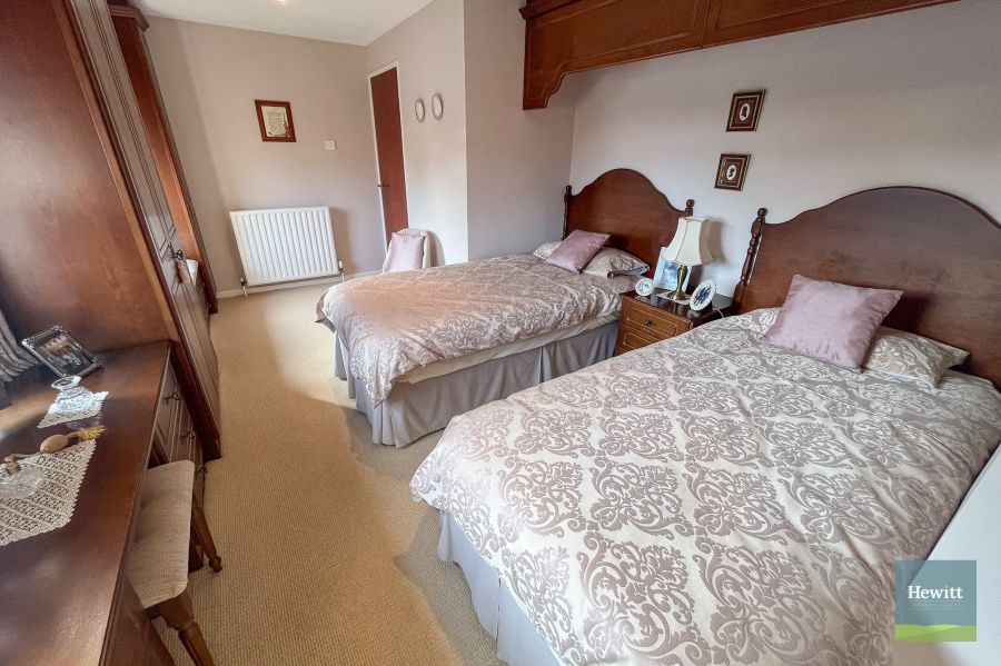 10 Maypole Park