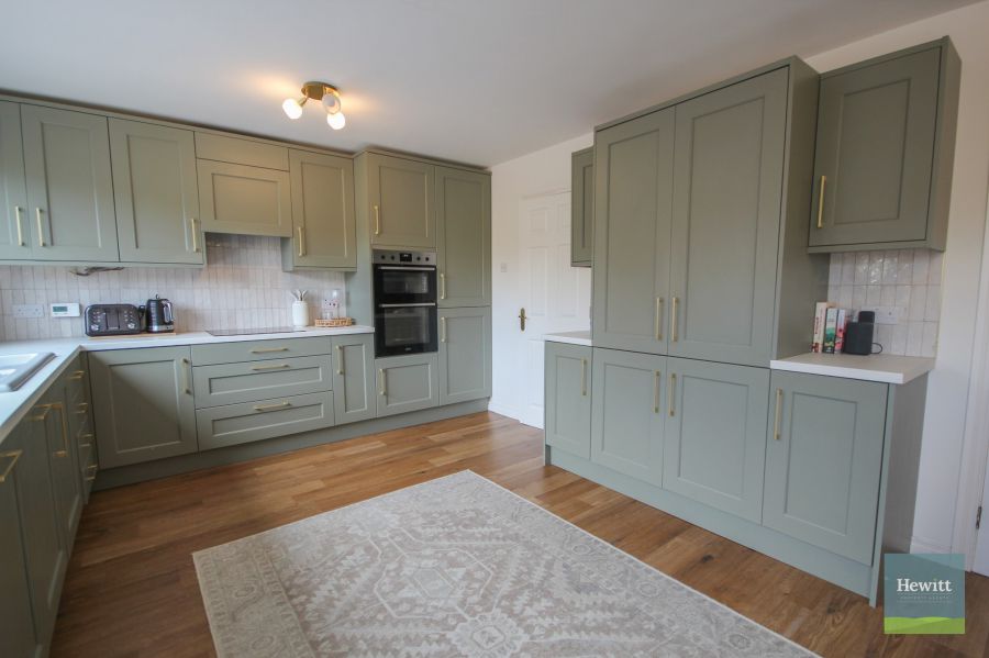 28 Mayesfield Villas