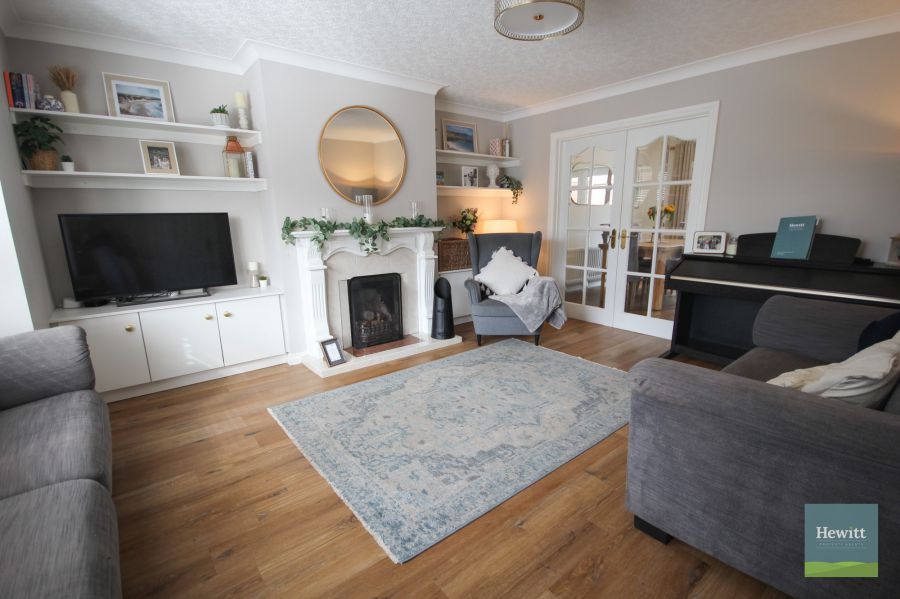 28 Mayesfield Villas