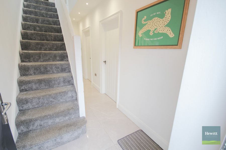 18 Hillmount Manor