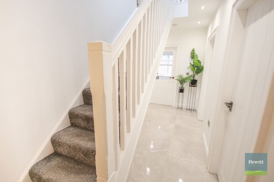 18 Hillmount Manor