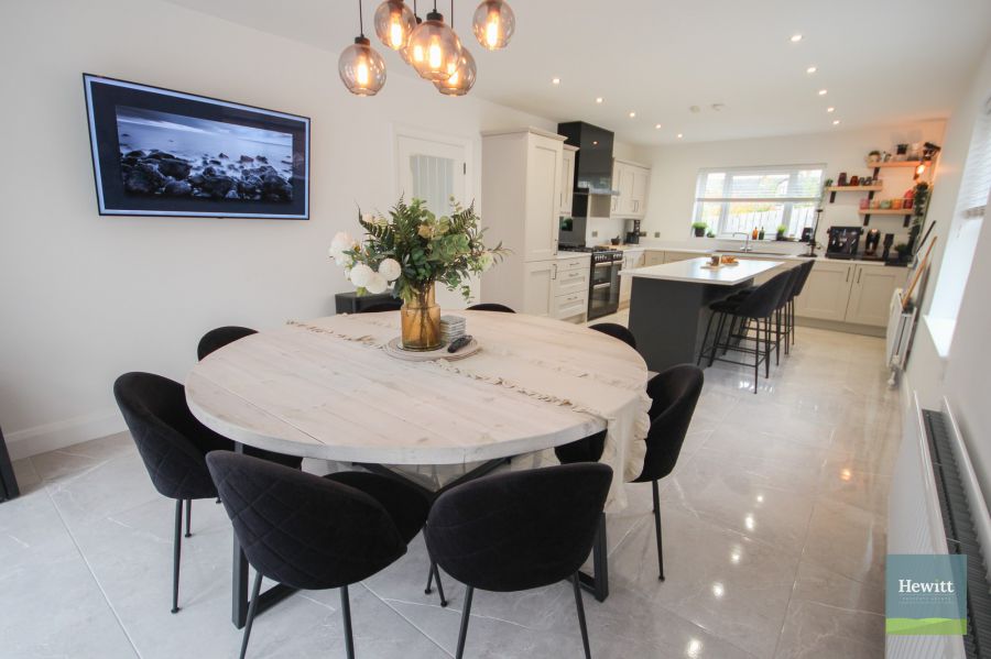 18 Hillmount Manor