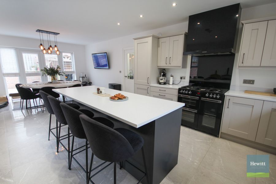 18 Hillmount Manor