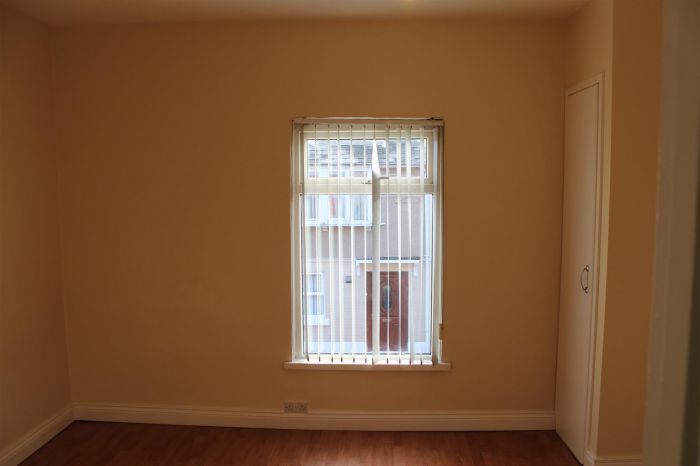 17 Colinview Street