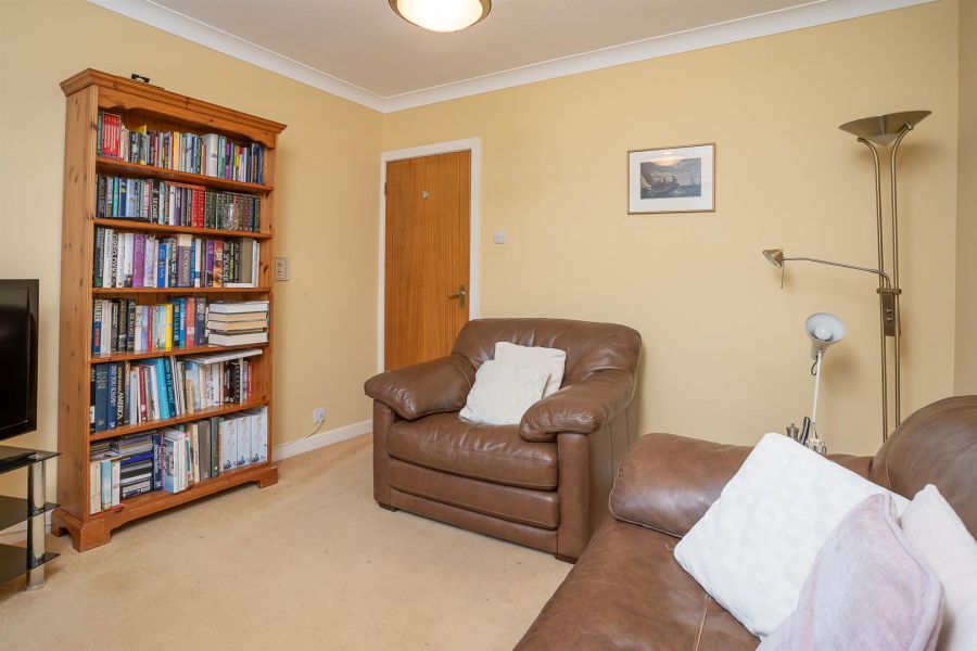 16 Larch Hill Avenue