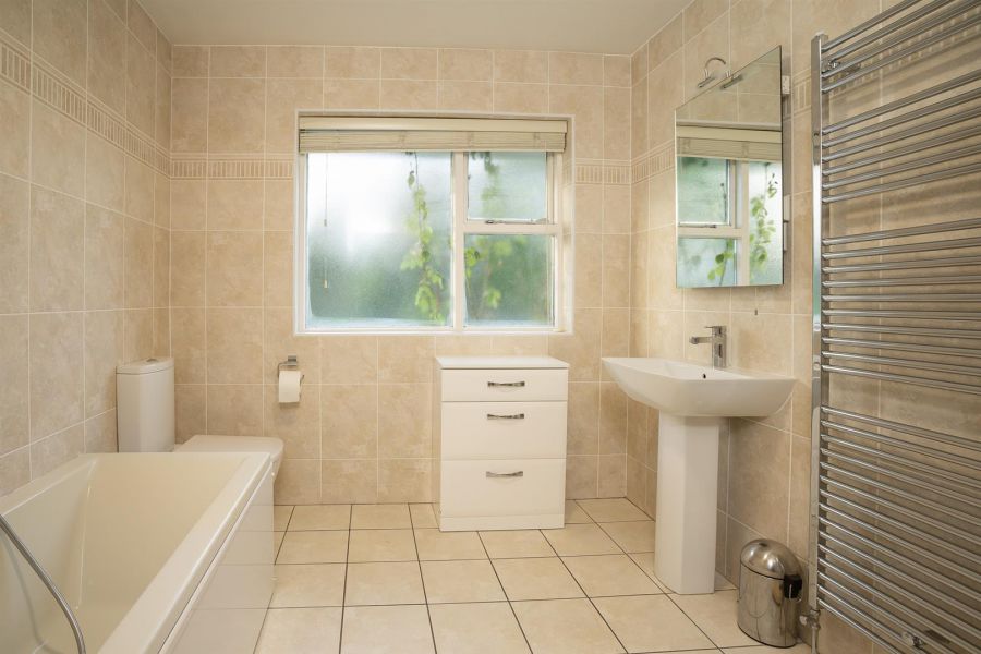 16 Larch Hill Avenue 16 Larch Hill Avenue
