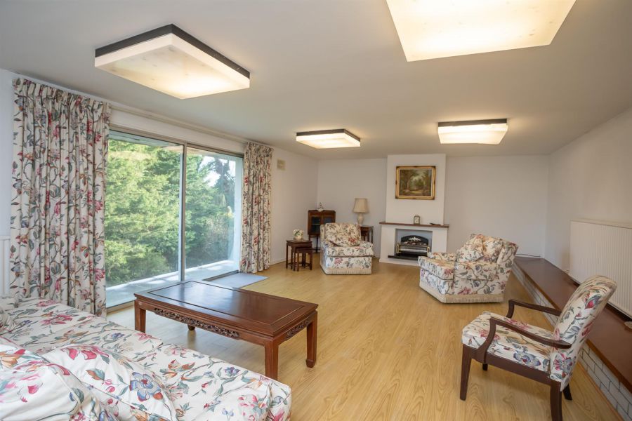 16 Larch Hill Avenue
