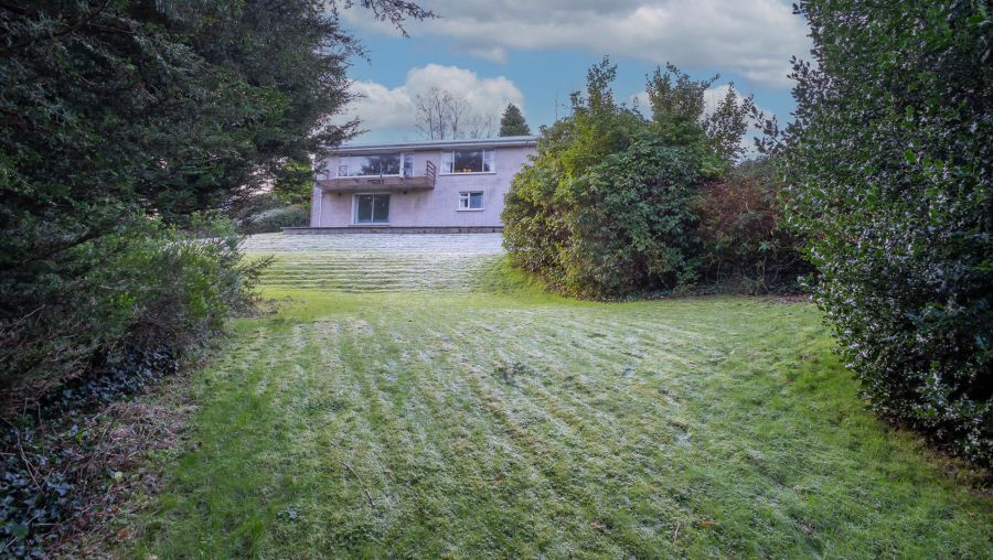16 Larch Hill Avenue