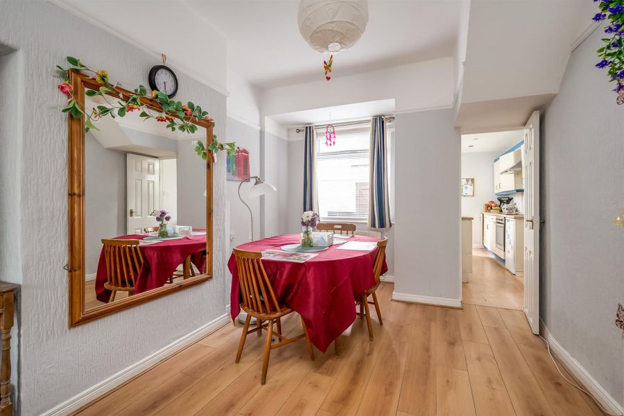 15 Rosebery Road 15 Rosebery Road