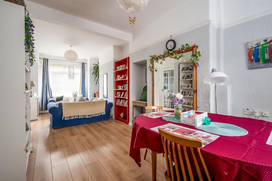 15 Rosebery Road 15 Rosebery Road