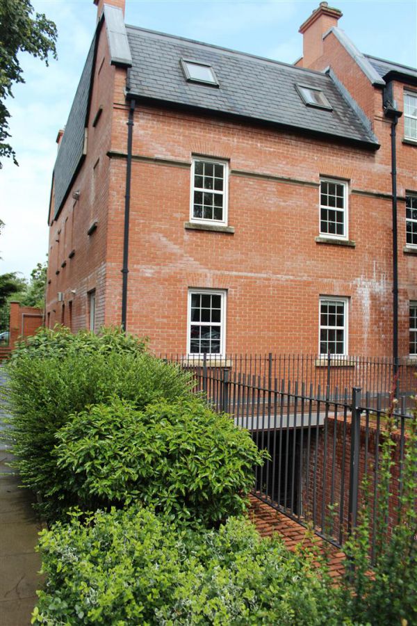 16 Milfort Mews