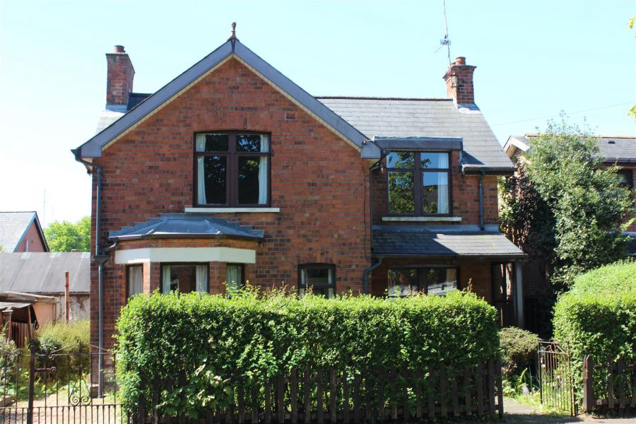 48 Knutsford Drive