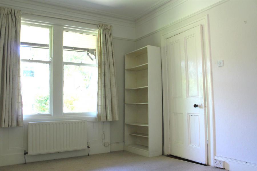 48 Knutsford Drive