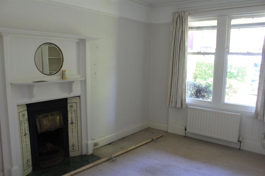 48 Knutsford Drive