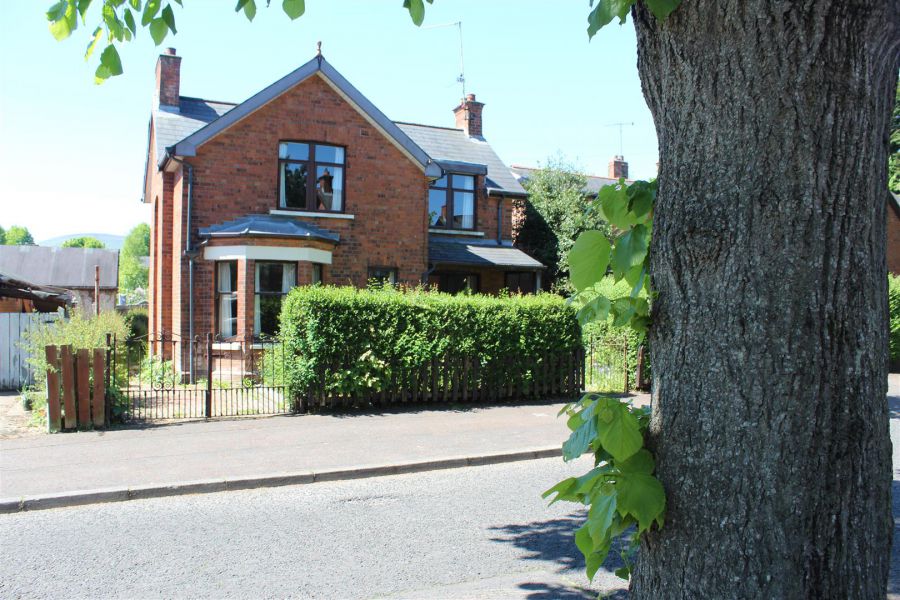 48 Knutsford Drive