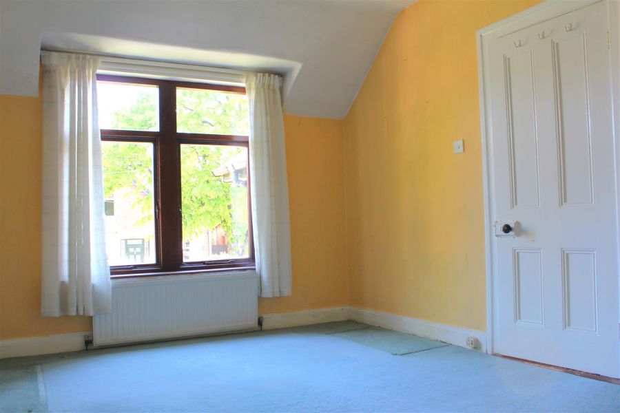 48 Knutsford Drive