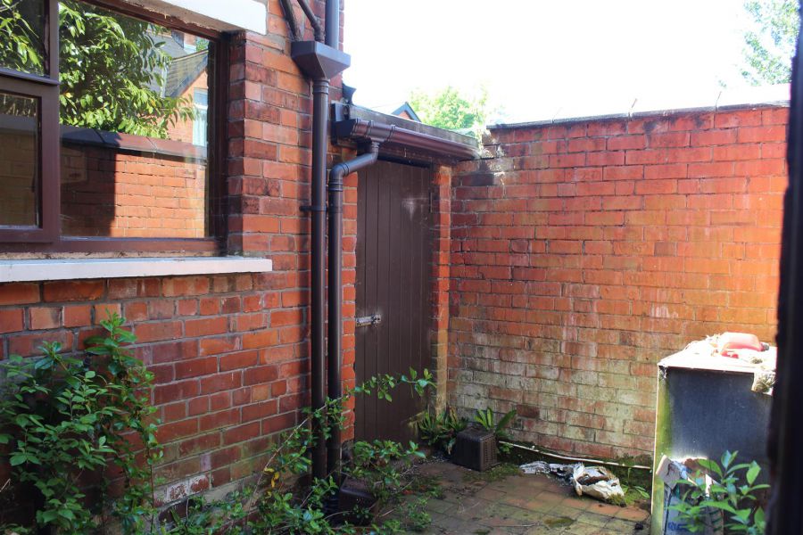 48 Knutsford Drive