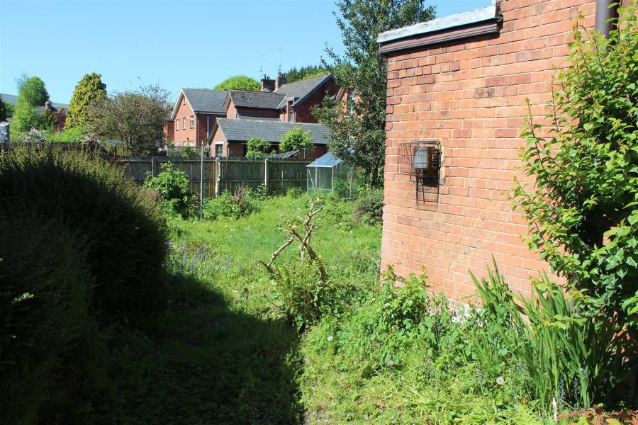 48 Knutsford Drive