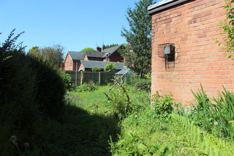 48 Knutsford Drive