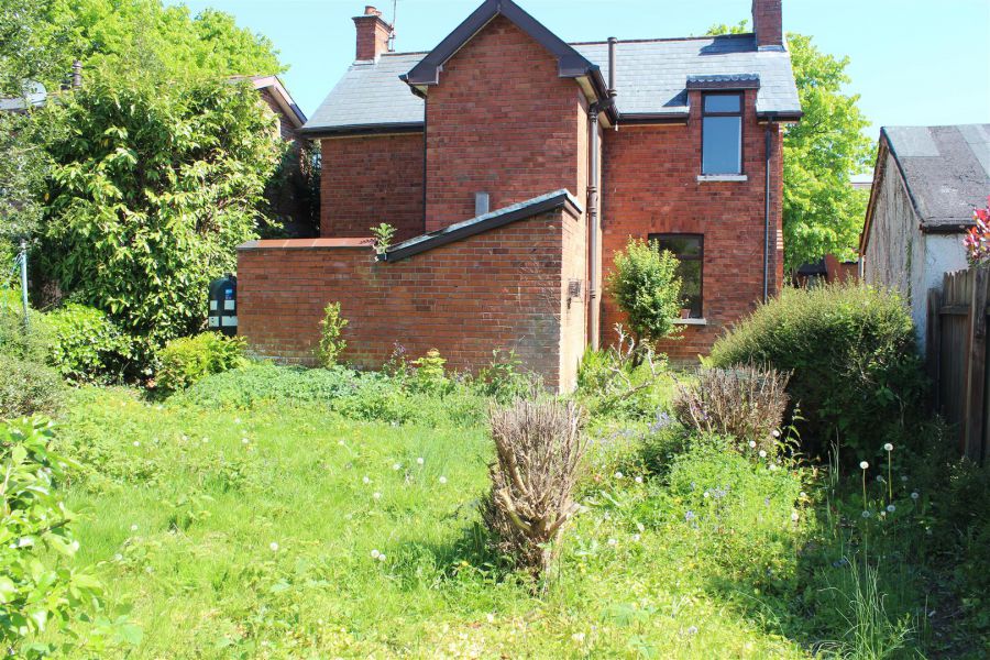 48 Knutsford Drive
