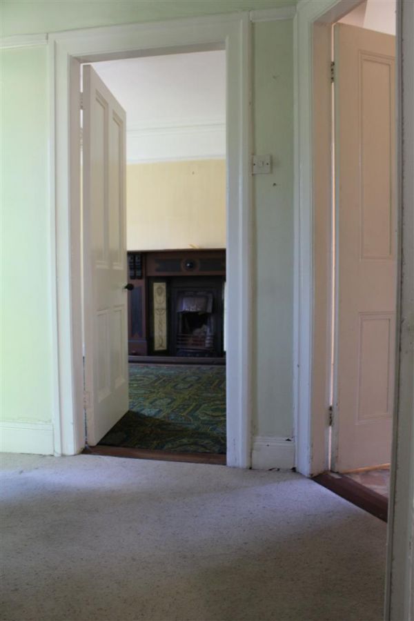 48 Knutsford Drive