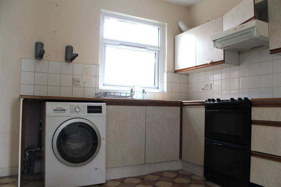 81 Avoniel Road