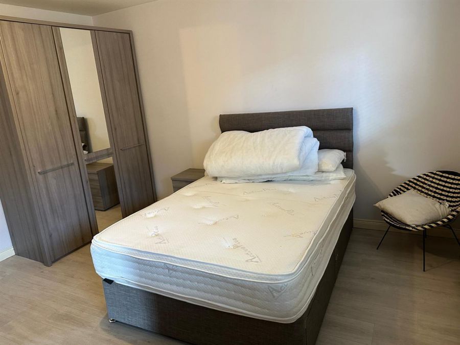 Flat, 18 O'neills Place