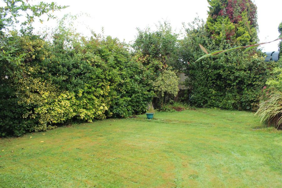 57 Roddens Crescent