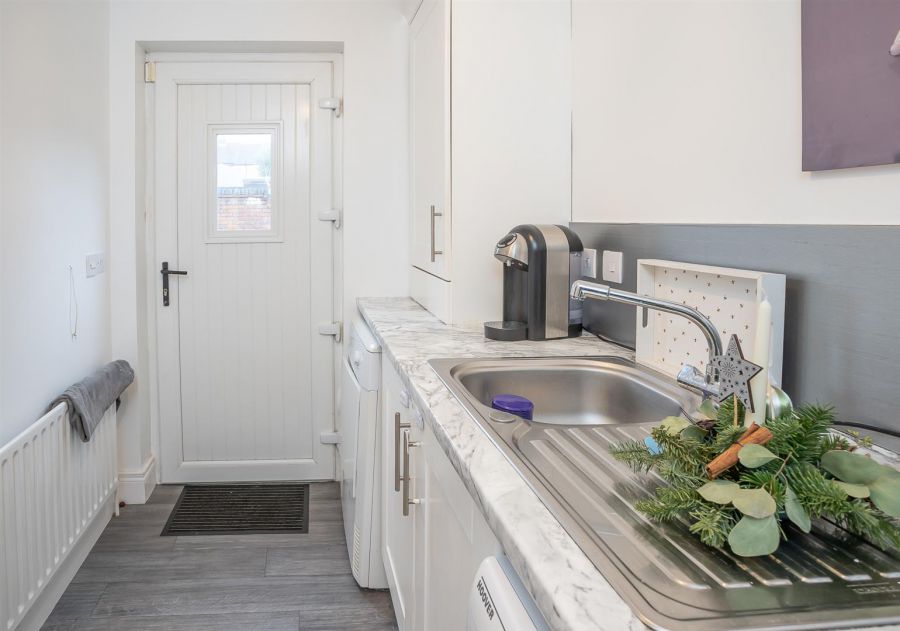 12 Lady Wallace Lane