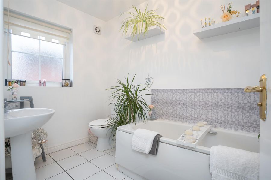 12 Lady Wallace Lane