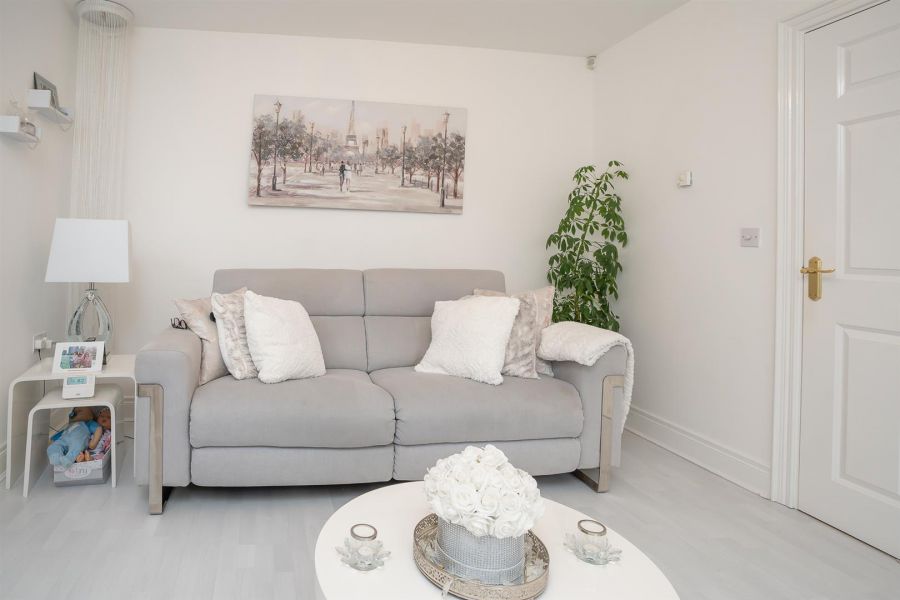 12 Lady Wallace Lane