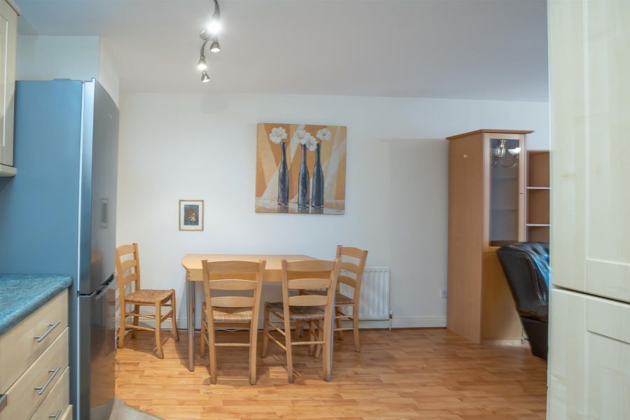 204 Margarita Plaza, 81 Adelaide Street