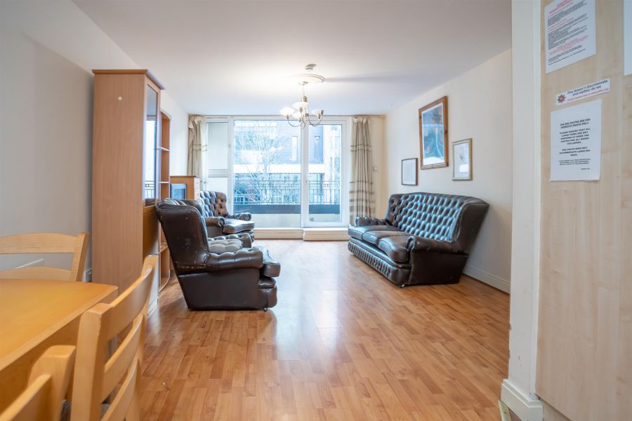 204 Margarita Plaza, 81 Adelaide Street