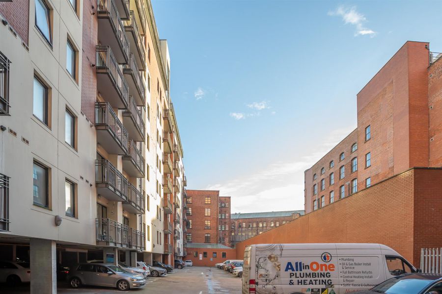 204 Margarita Plaza, 81 Adelaide Street