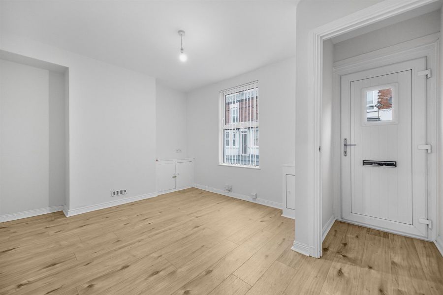 27 Glenvarlock Street