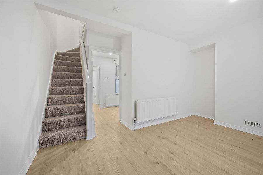 27 Glenvarlock Street