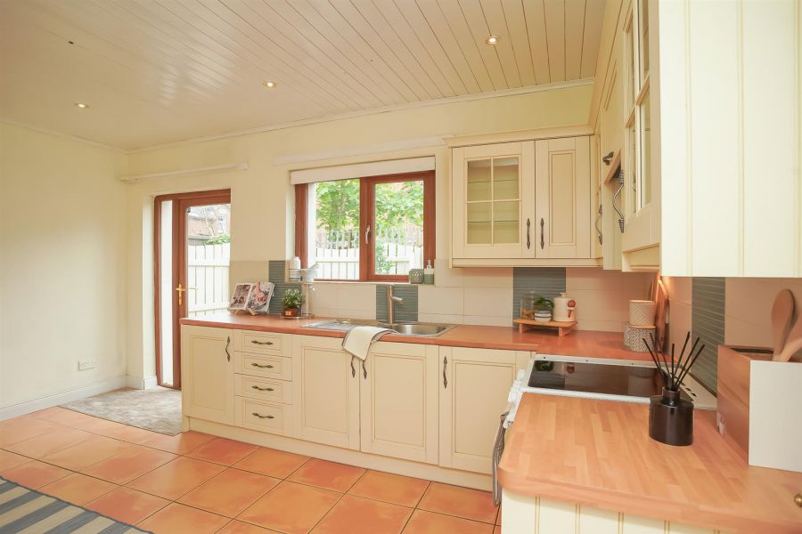 18 Hillview Place
