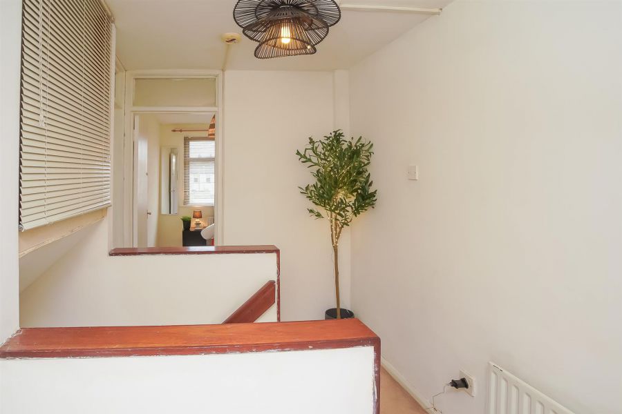 18 Hillview Place