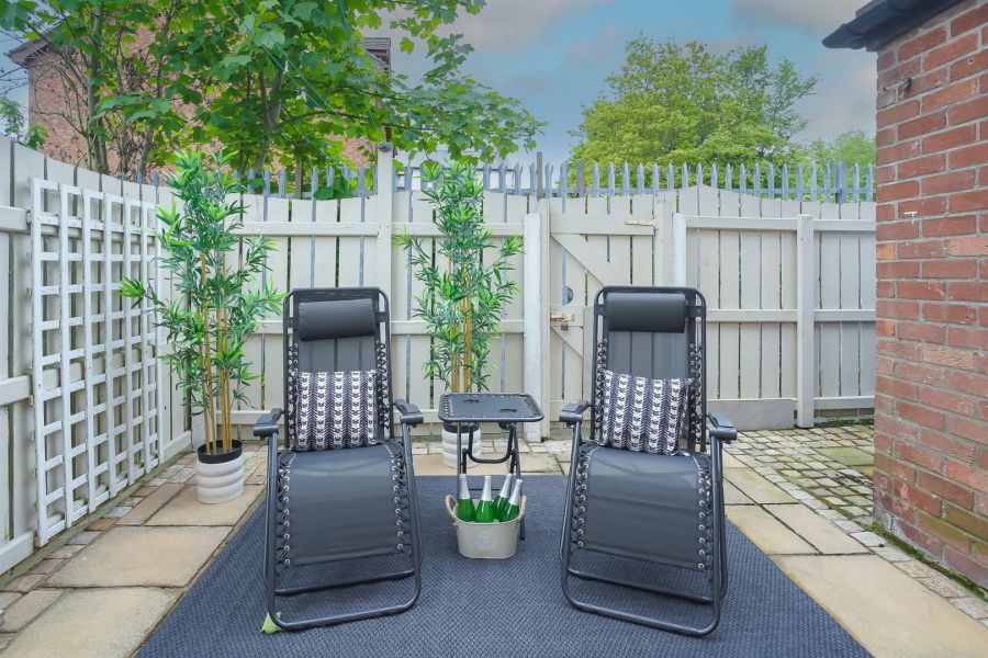 18 Hillview Place