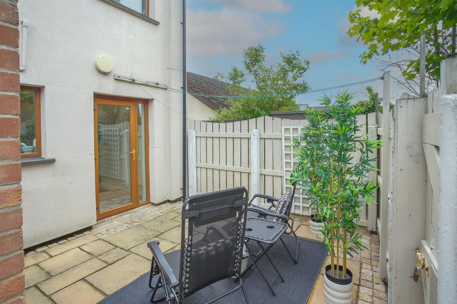 18 Hillview Place