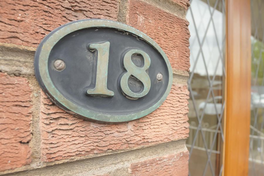 18 Hillview Place