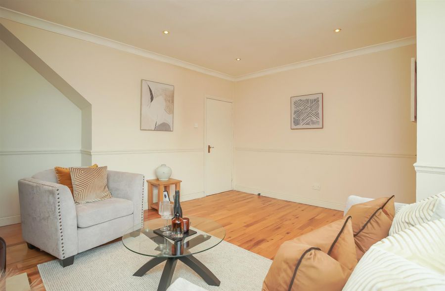 18 Hillview Place