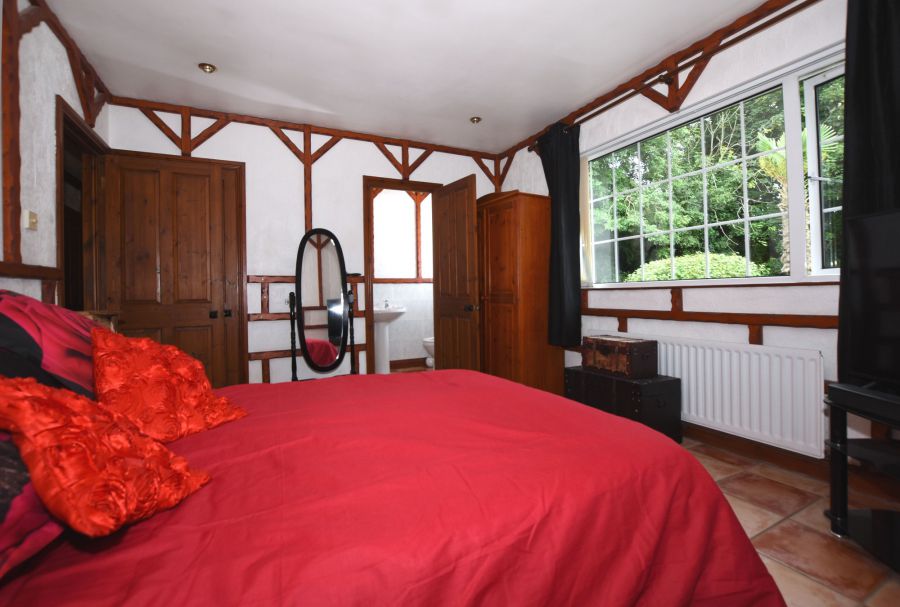 67B Ballyeasborough Road 67B Ballyeasborough Road
