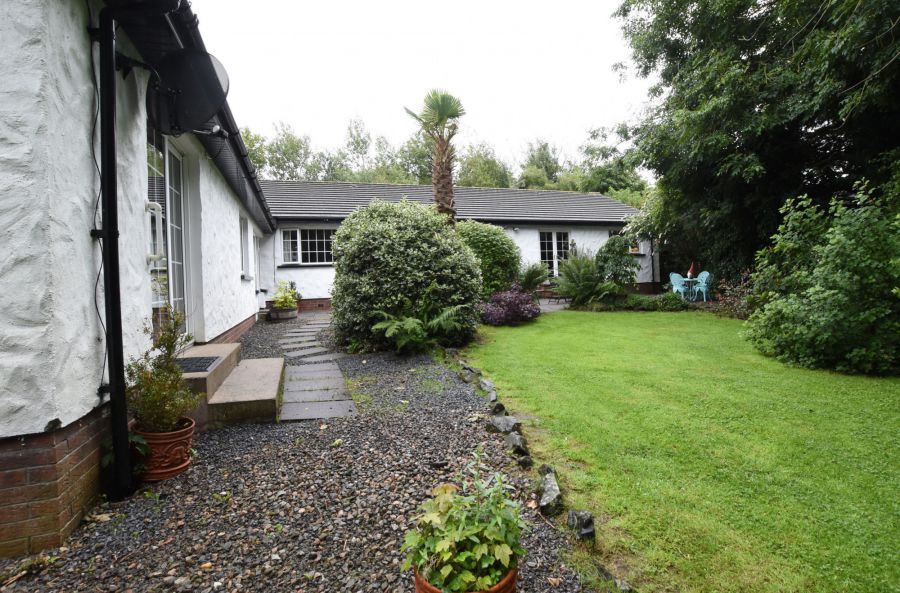 67B Ballyeasborough Road 67B Ballyeasborough Road