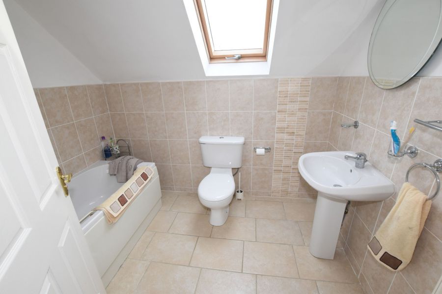 2 Gowland Hollow