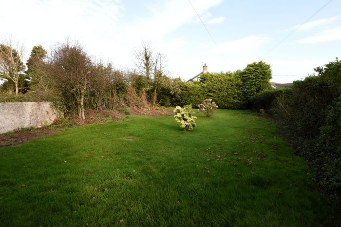 9 Ballyeasborough Road